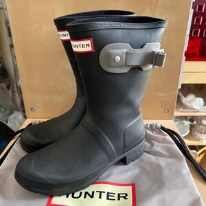 Hunter Women's Original Tour Short Waterproof Rubber Rain Boots Black Size 7